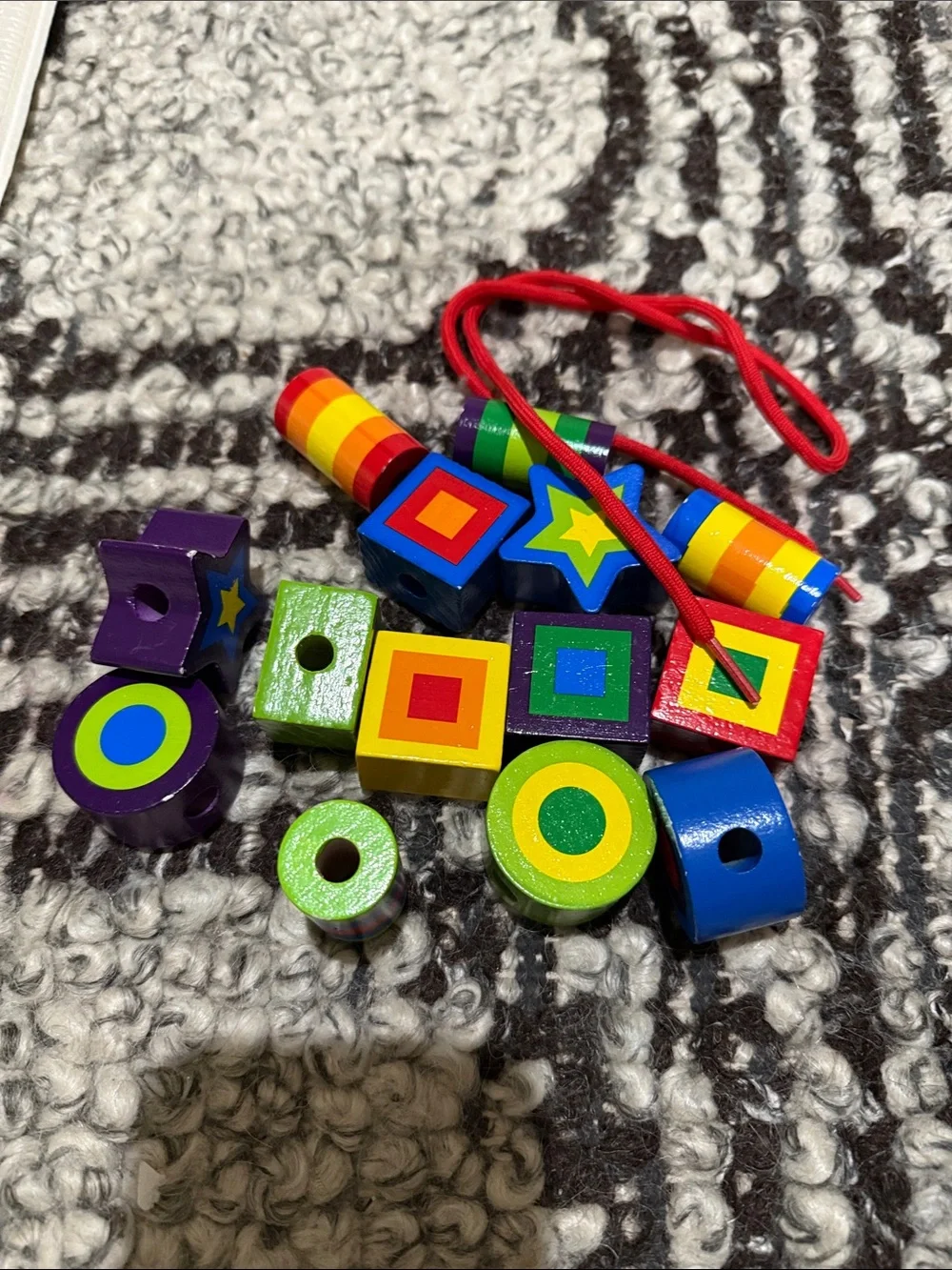 Melissa & Doug wooden shape stringer